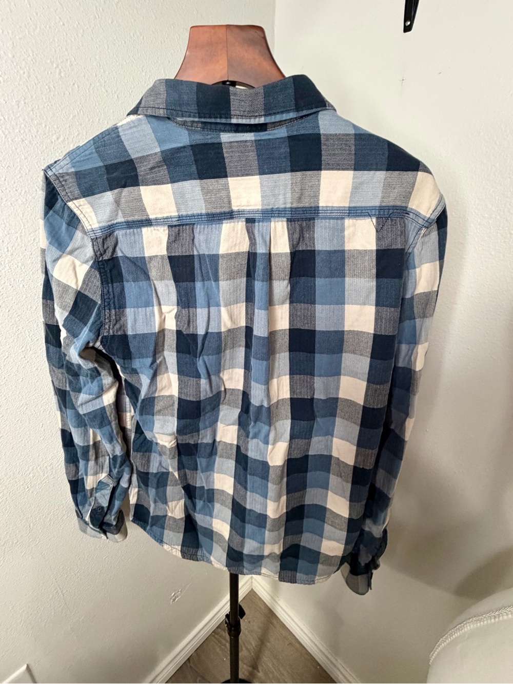 Van’s Men's Blue & White Plaid Button-Down Shirt Size Medium - Picture 2 of 8